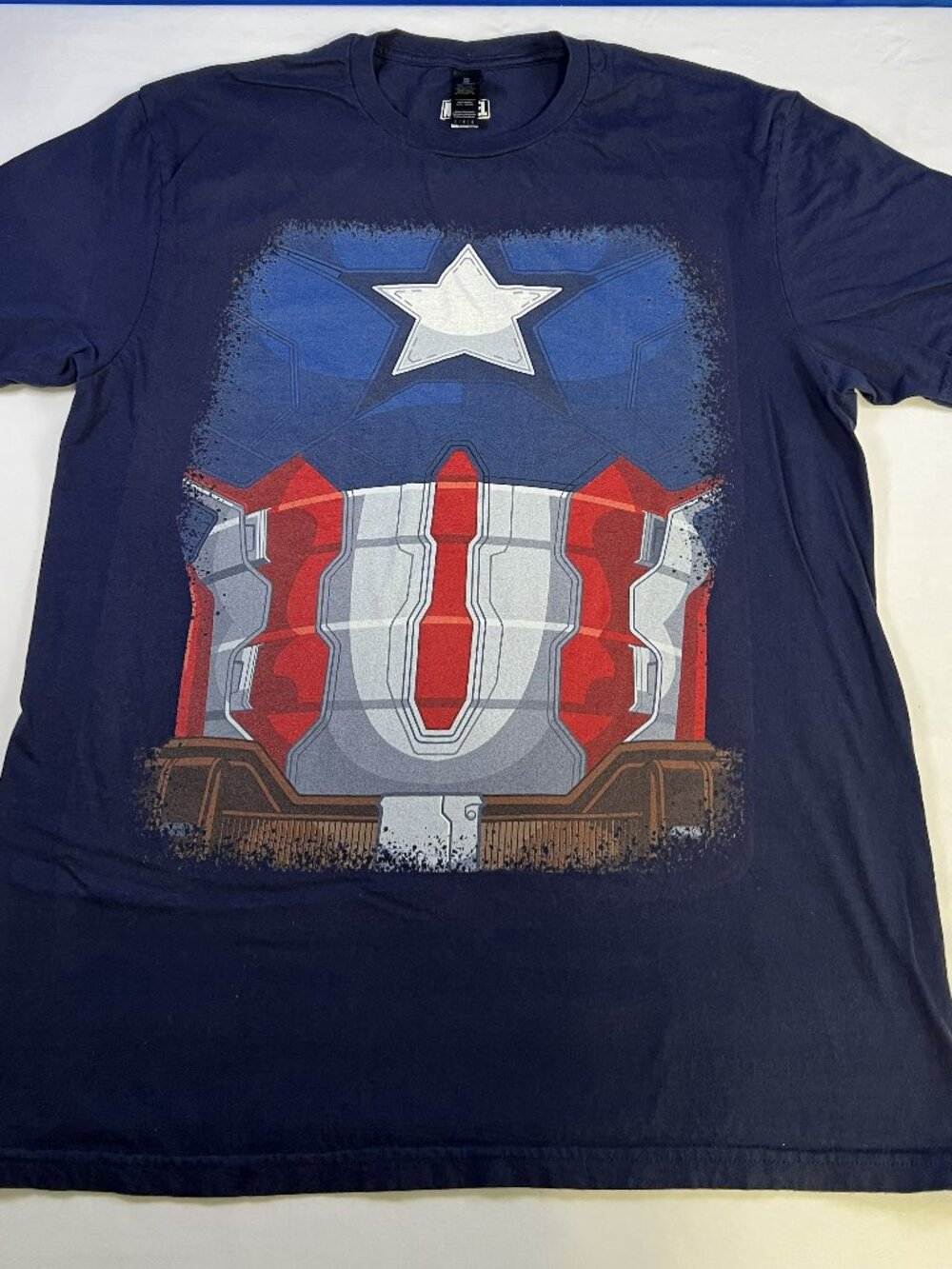Captain America Navy Blue Men’s T-Shirt Size Large